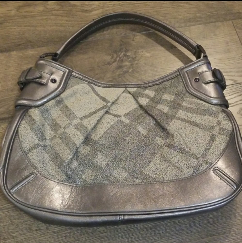 💯 Authentic vintage Metallic Burberry bag